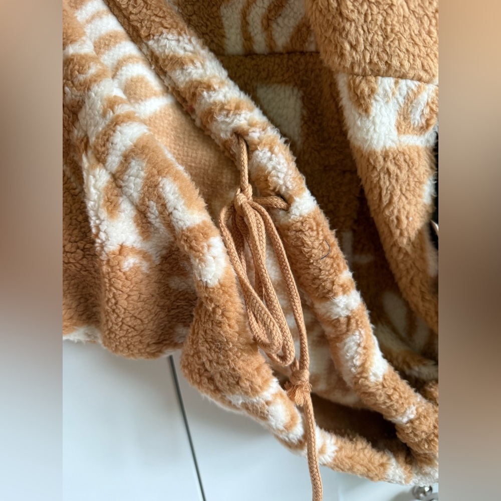 NWT Billabong Camel and Cream Half Zip - Picture 5 of 5